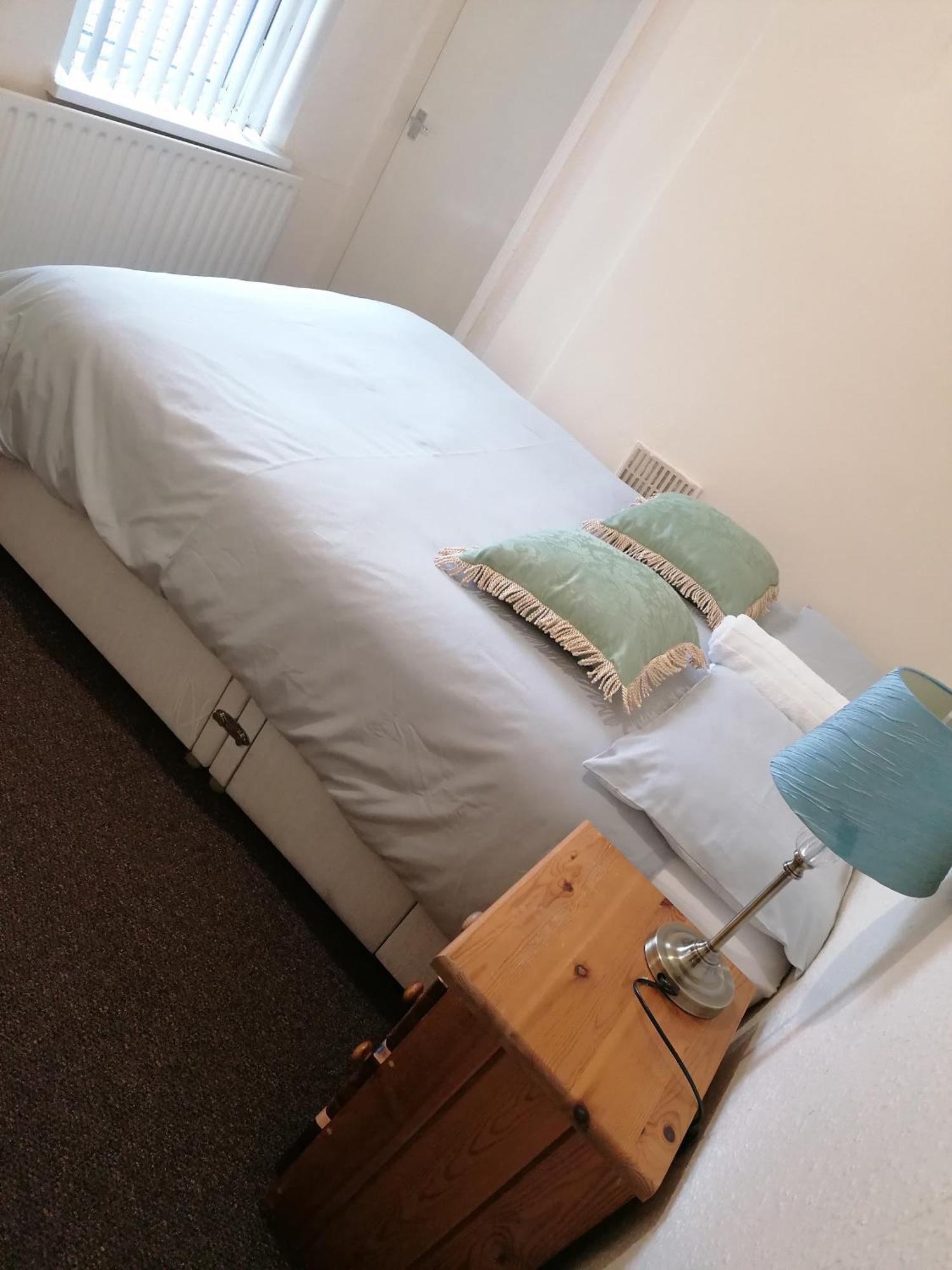 Hygis Home Of Relaxations Stoke-on-Trent Eksteriør billede