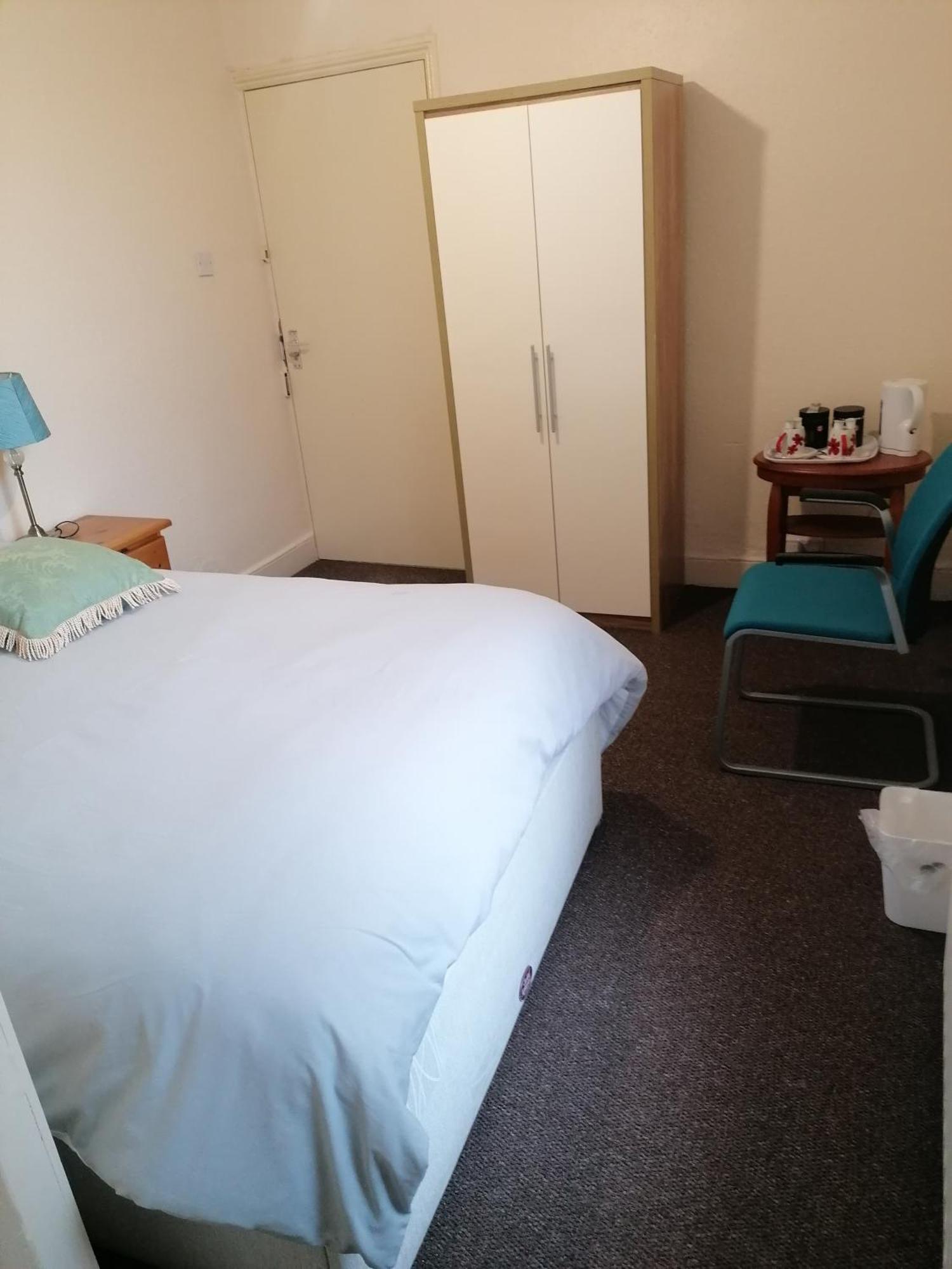 Hygis Home Of Relaxations Stoke-on-Trent Eksteriør billede